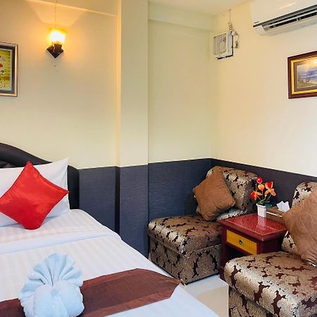 Baik Suite Bangkok Exterior photo