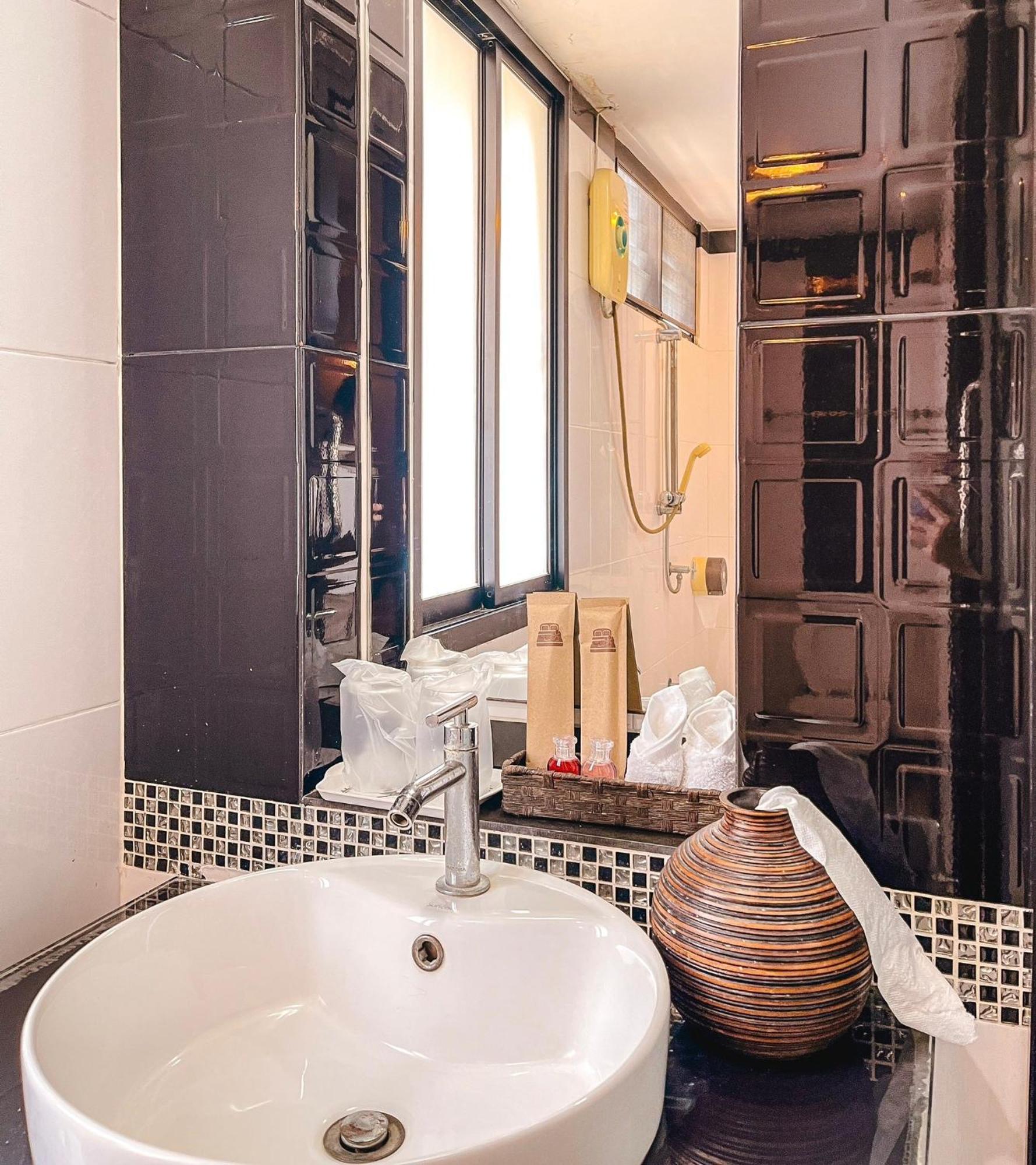 Baik Suite Bangkok Exterior photo