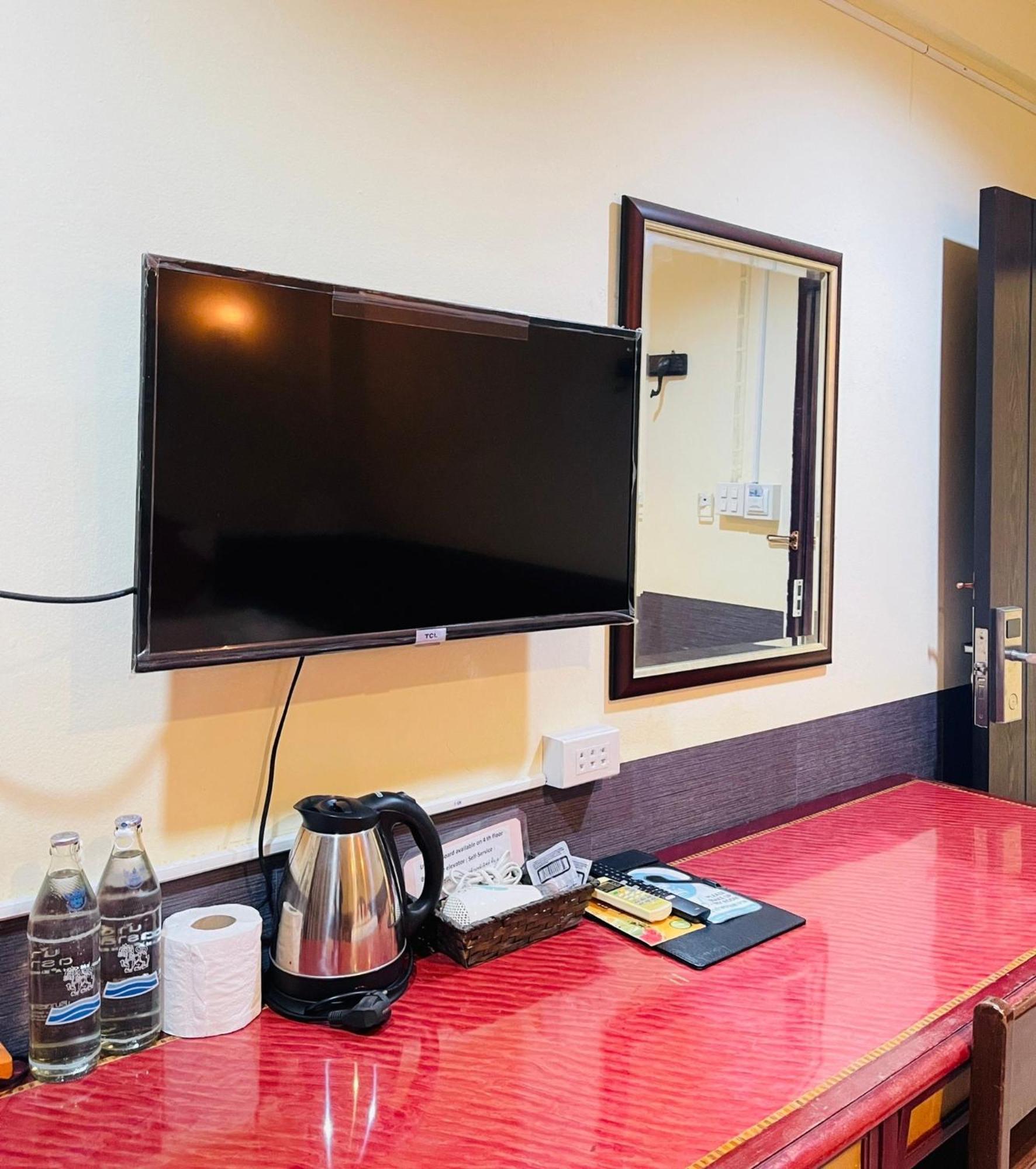 Baik Suite Bangkok Exterior photo