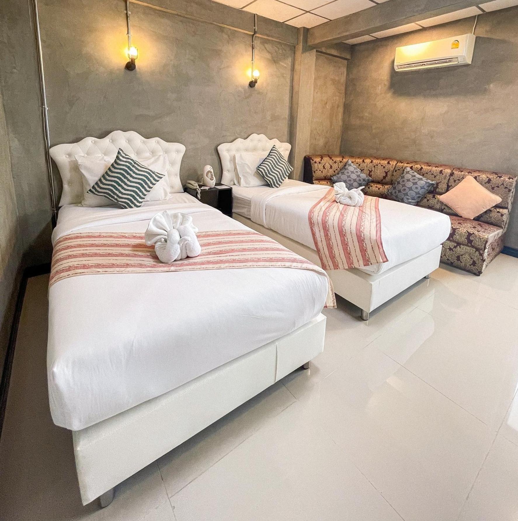 Baik Suite Bangkok Exterior photo
