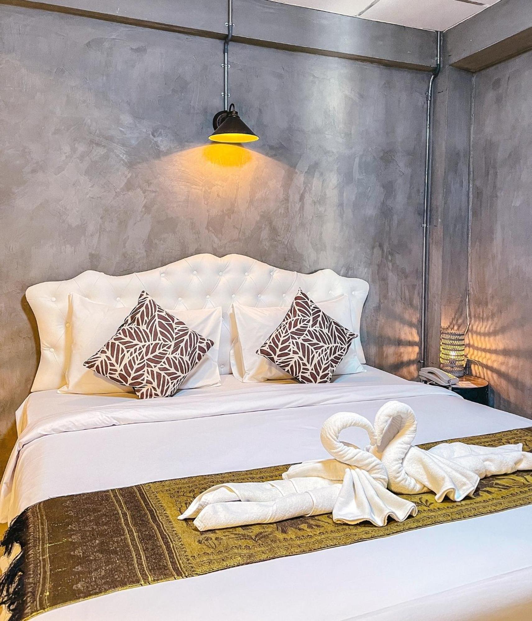 Baik Suite Bangkok Exterior photo